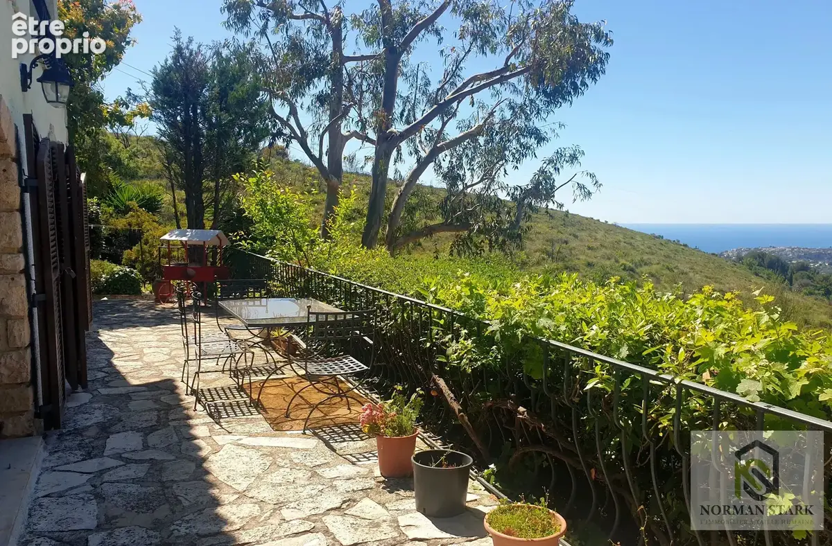 Villa 7 pièces à Aspremont avec vue mer jusqu’au Cap d’Antibes, terrain 2 850 m², au calme, à 20 min de Nice – beau potentiel de - photo 2