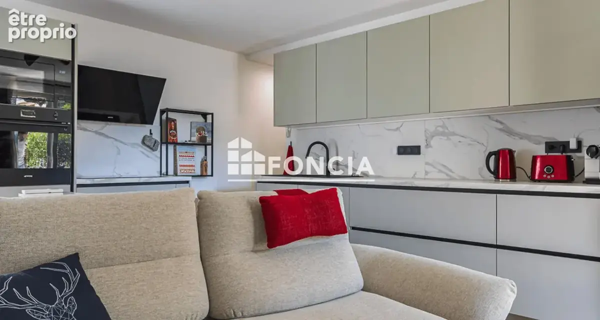 Hyères — T2 avec terrasse de 47 m², résidence gardiennée, stationnement inclus - photo 2