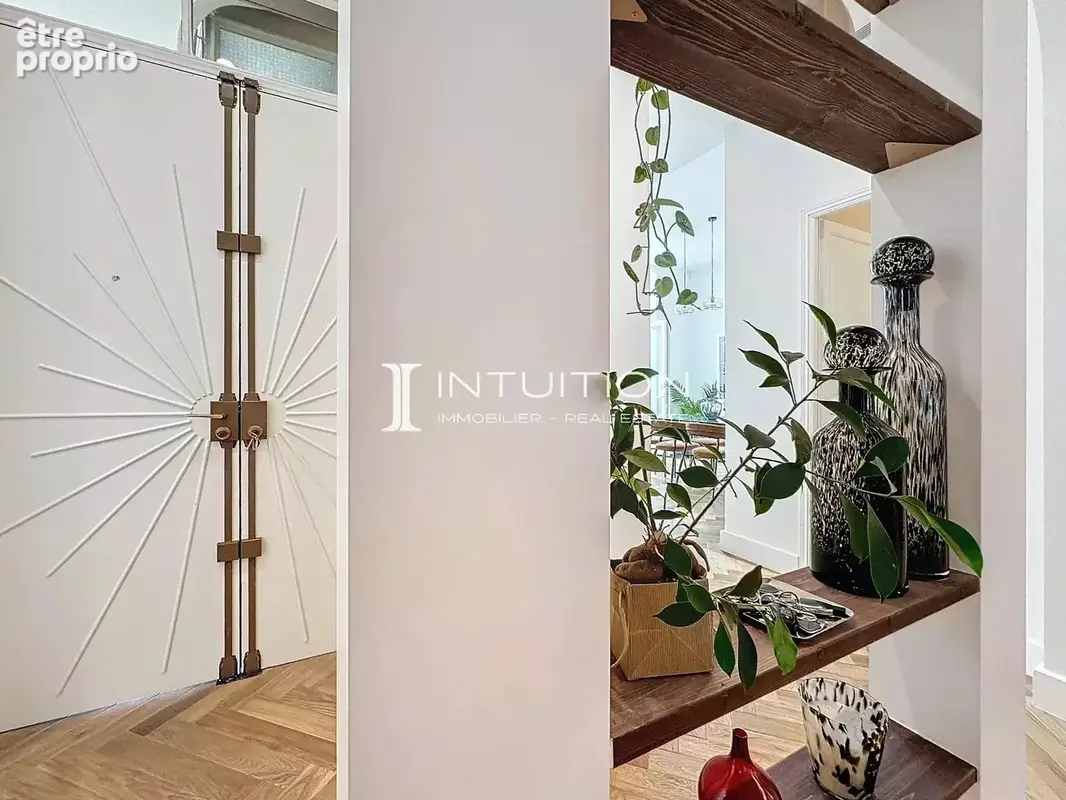 Antibes - Centre : Vaste appartement bourgeois avec terrasse - photo 13