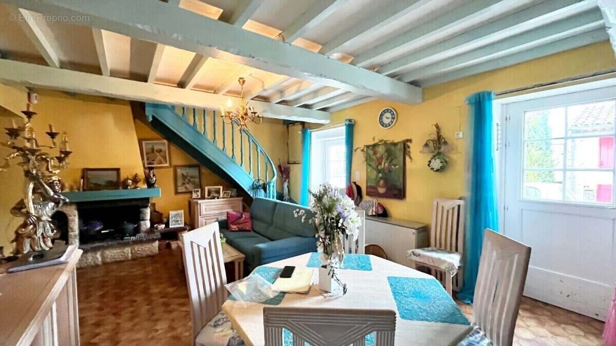 Maison à METHAMIS