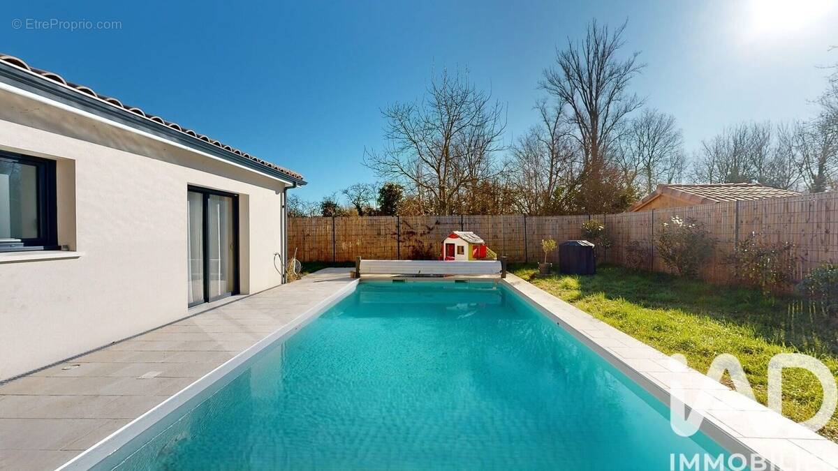 Photo 1 - Maison à LE FAUGA