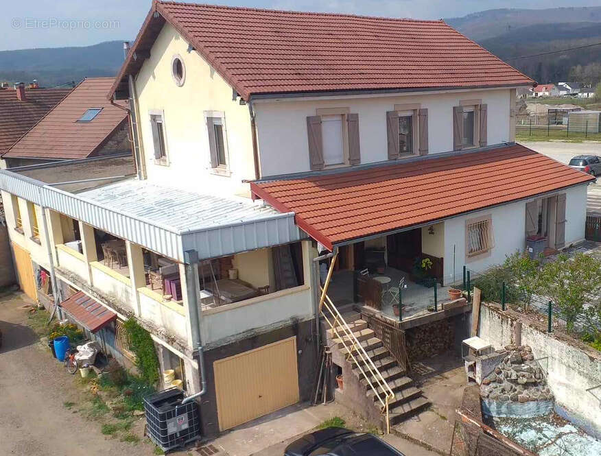 Maison à CHAMPAGNEY