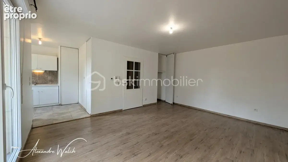T3 de 60 m² – Balcon – Box fermé + parking – Tram, écoles et commerces à 300 m - photo 3