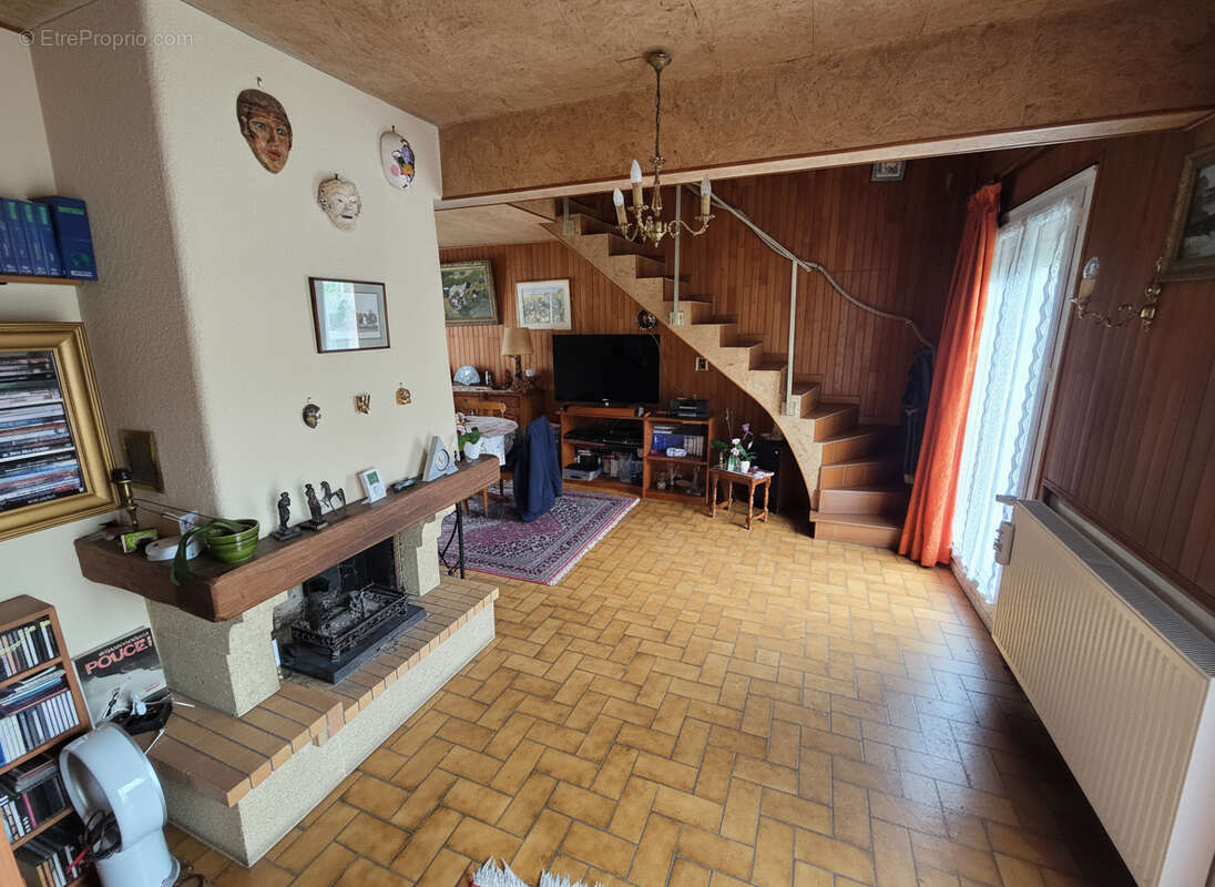 Maison à VERRIERES-LE-BUISSON