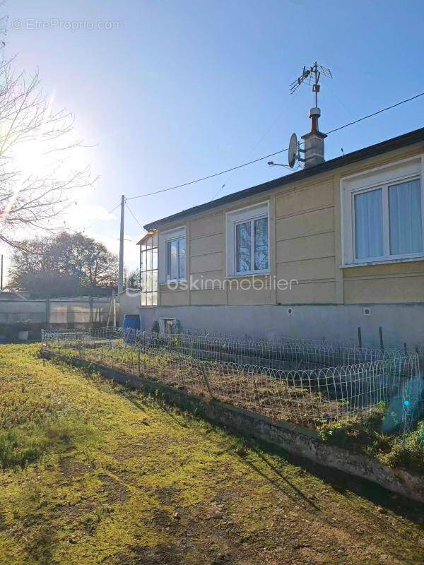 Maison à ARGENTON-L'EGLISE