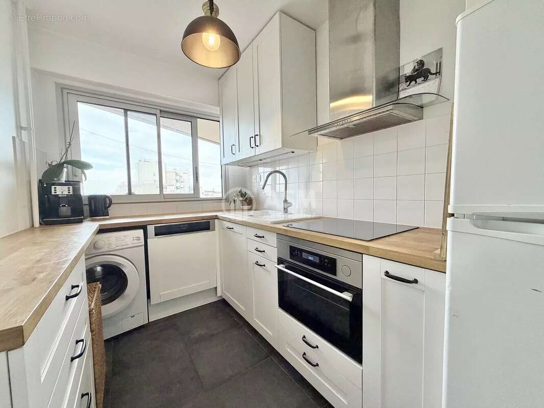 Appartement à COURBEVOIE