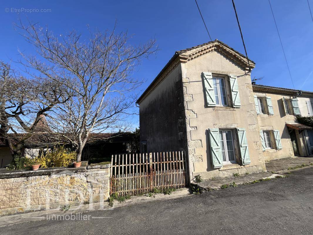 Maison à SAINT-PUY