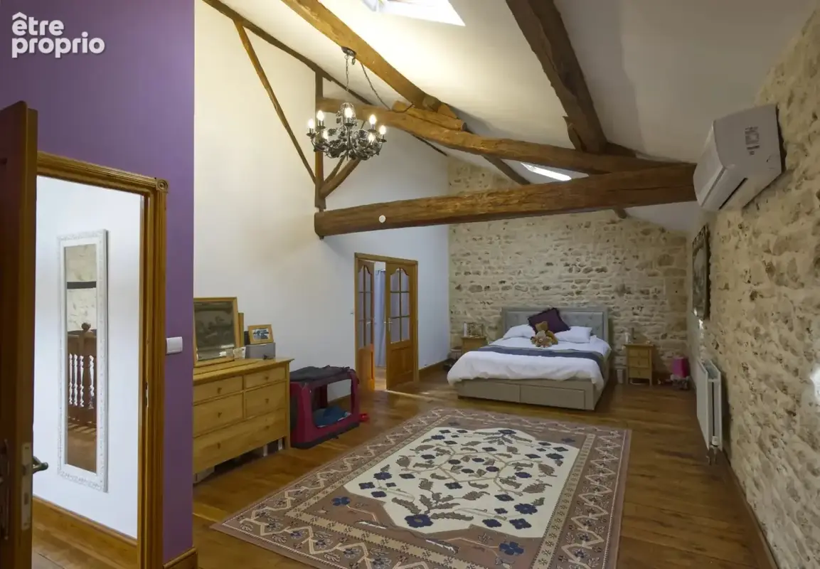Superbe grande maison en pierre de 5 chambres avec piscine chauffée - photo 10