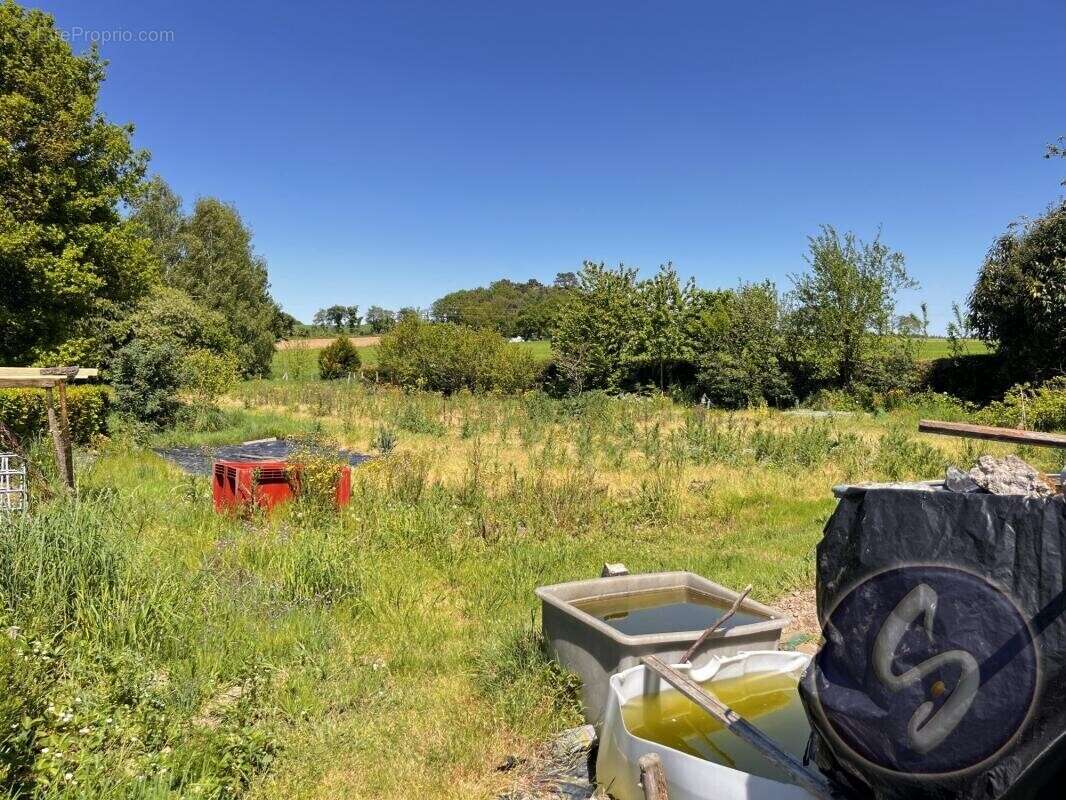 Maison de charme avec dépendances et fort potentiel - Proche - photo 16