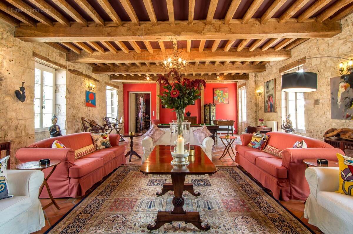 Château à 10 minutes de Bergerac avec maison d'amis et de gardien, piscine, tennis et dépendances - photo 14