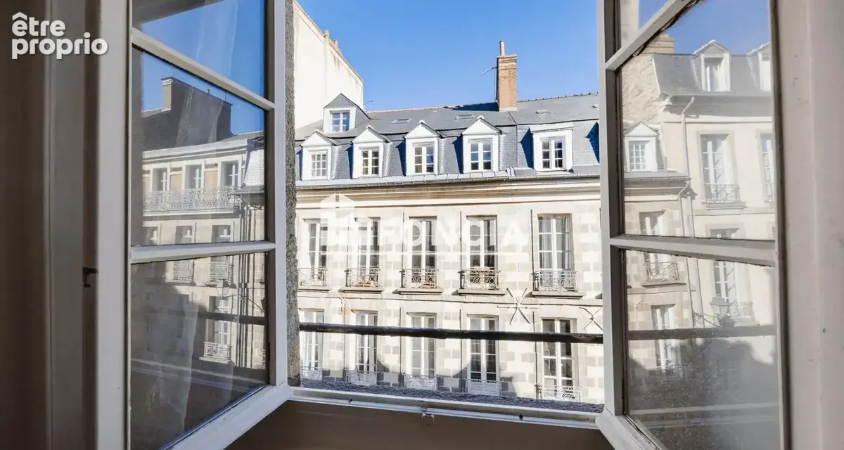 RENNES - CENTRE : Rue de Bertrand , très agréable T1 Bis de 28 m2 avec coin nuit séparé - photo 2