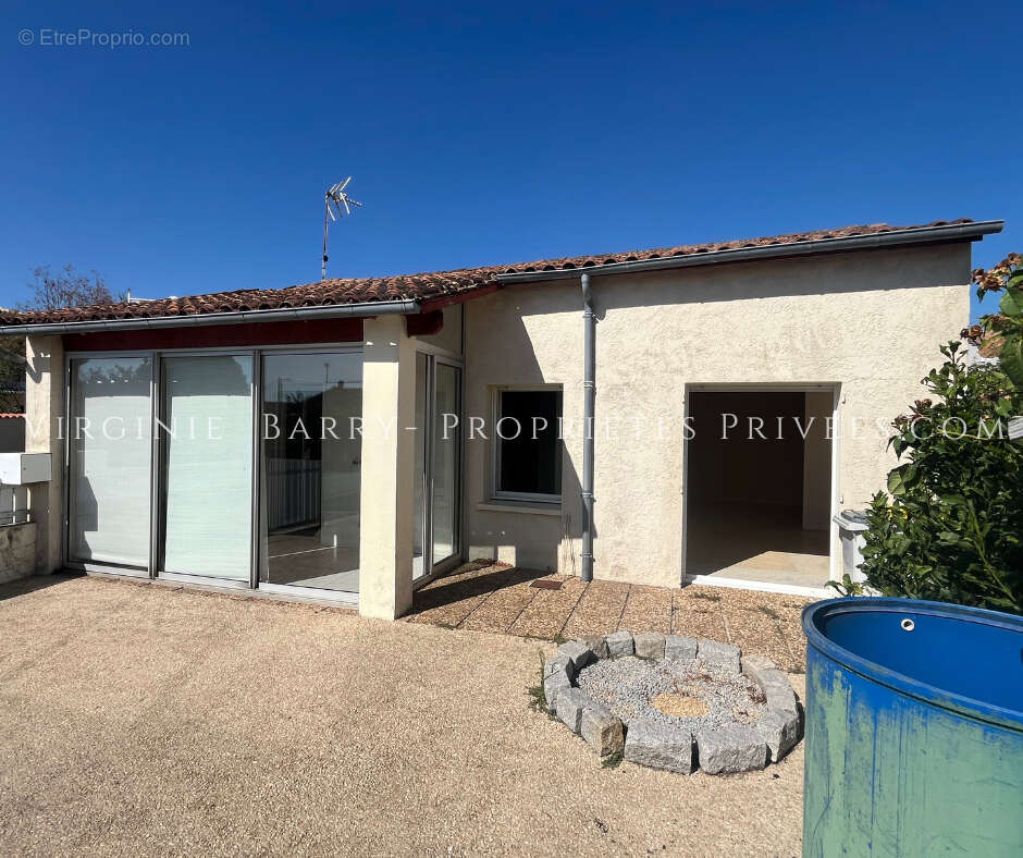 Maison de plain pied avec veranda et exterieur - photo 10