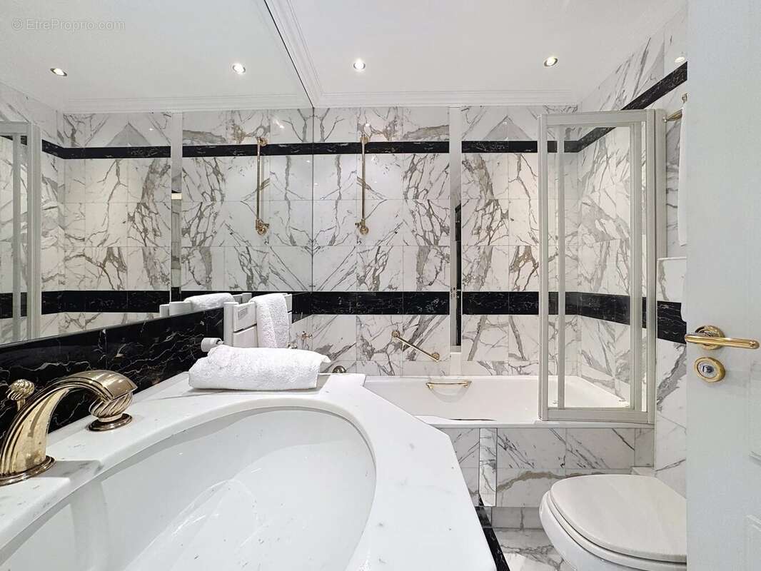 Appartement à VALLAURIS