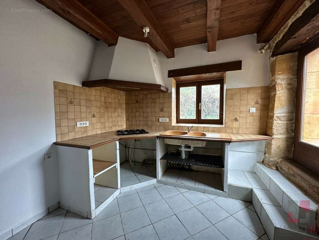 Maison à FRAYSSINET-LE-GELAT