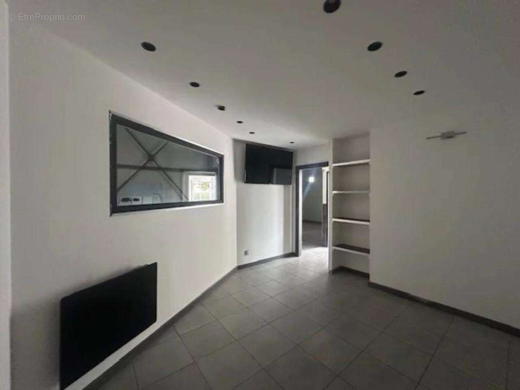 Commerce à CHAVELOT