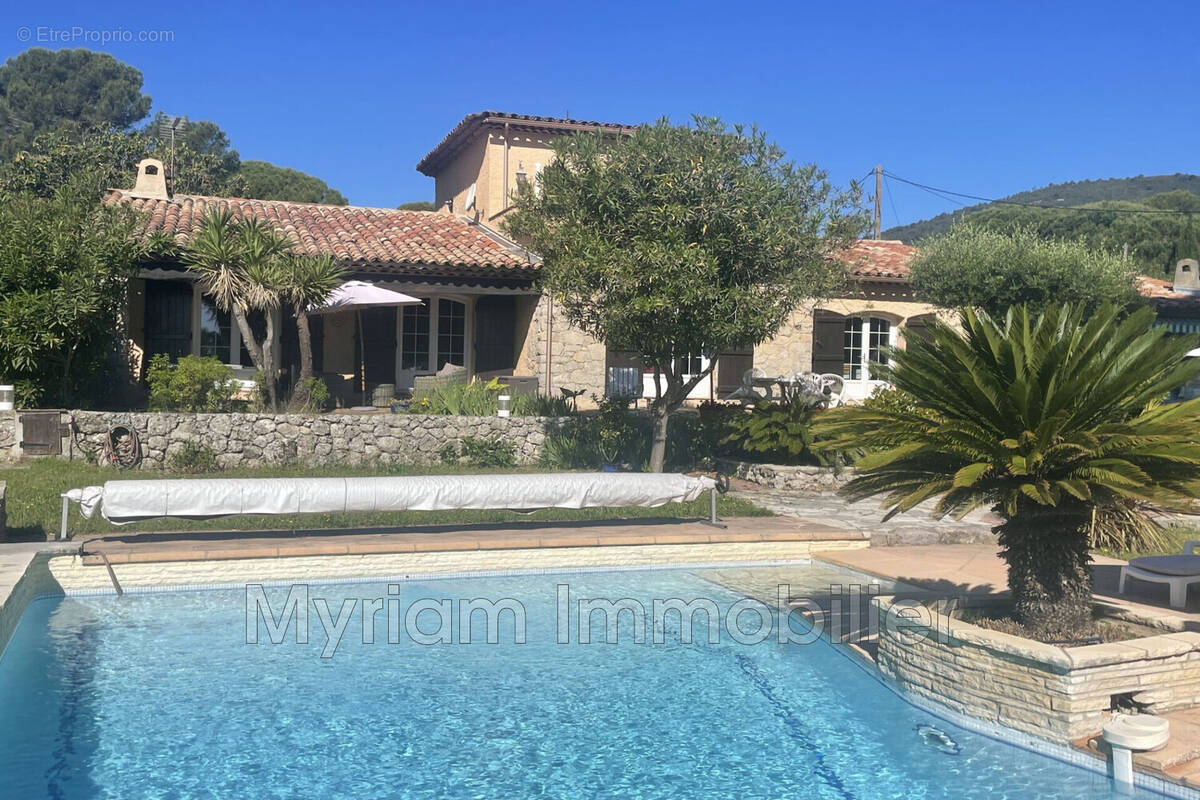 Maison à PEYMEINADE