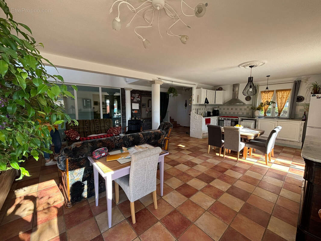 Maison à LIVRON-SUR-DROME