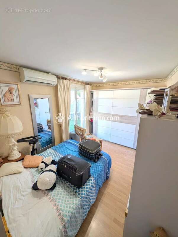 Maison à SAVIGNY-LE-TEMPLE