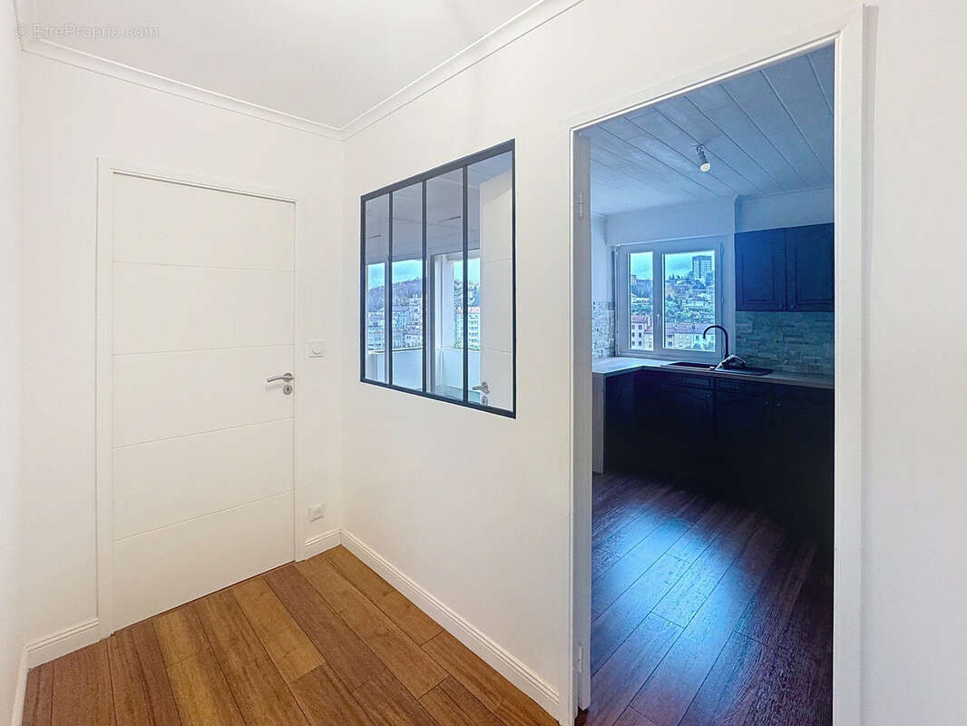 Appartement à SAINT-ETIENNE