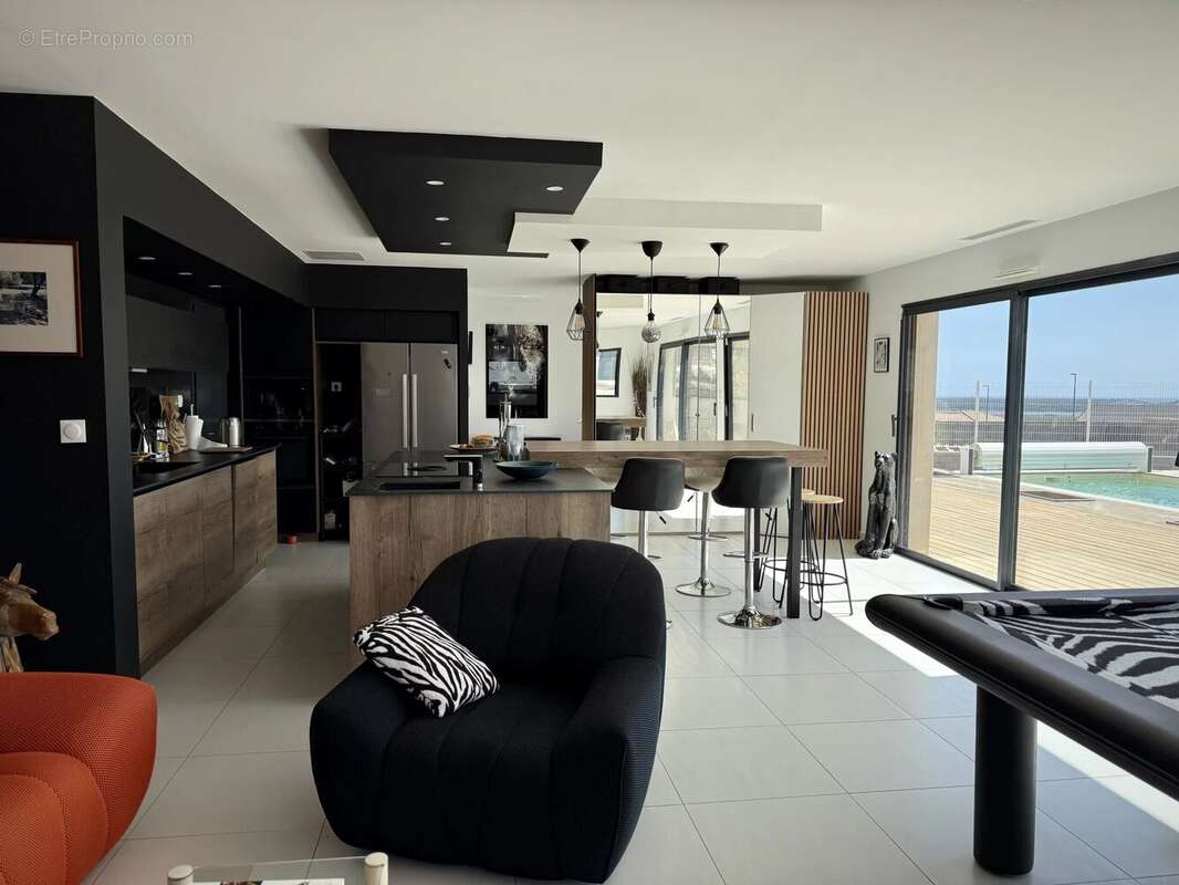 Villa contemporaine d'exception toit terrasse, vue imprenable sur la mer et studio indépendant - photo 8