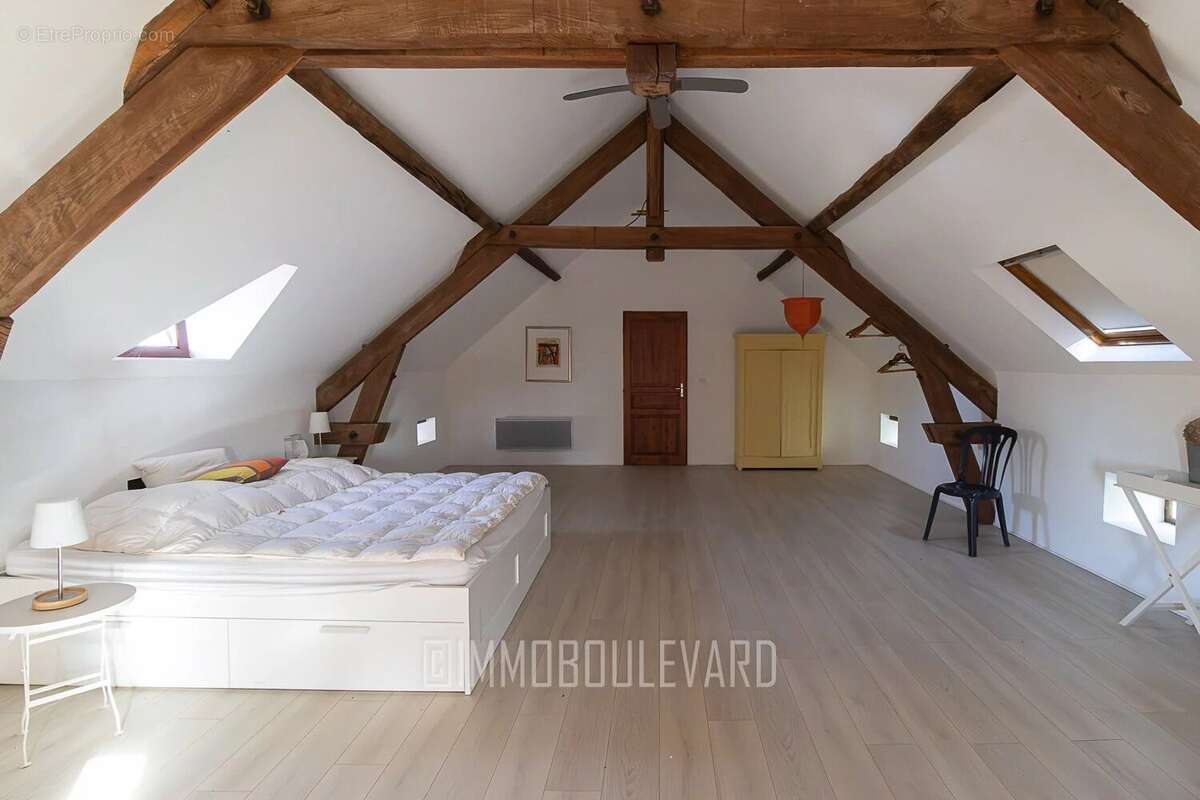 Maison à BOUSSAC-BOURG