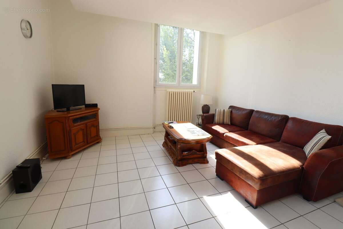 Appartement 111 m² à La Cote-Saint-Andre  - photo 2