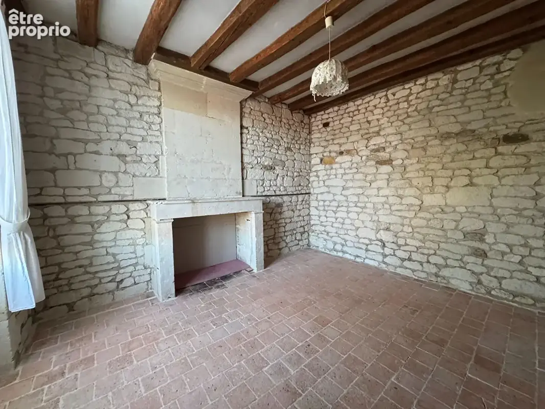 Entre Fontevraud et Loudun, maison en pierre avec dépendances - photo 2