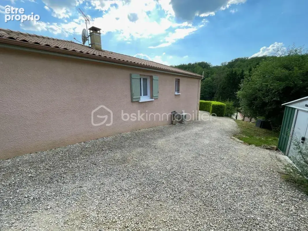Maison sur sous-sol complet rénovée avec soins sur 3532 m² de terrain non clos - photo 23