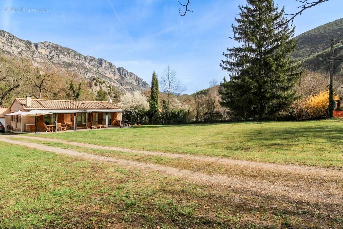 Maison à ROQUESTERON