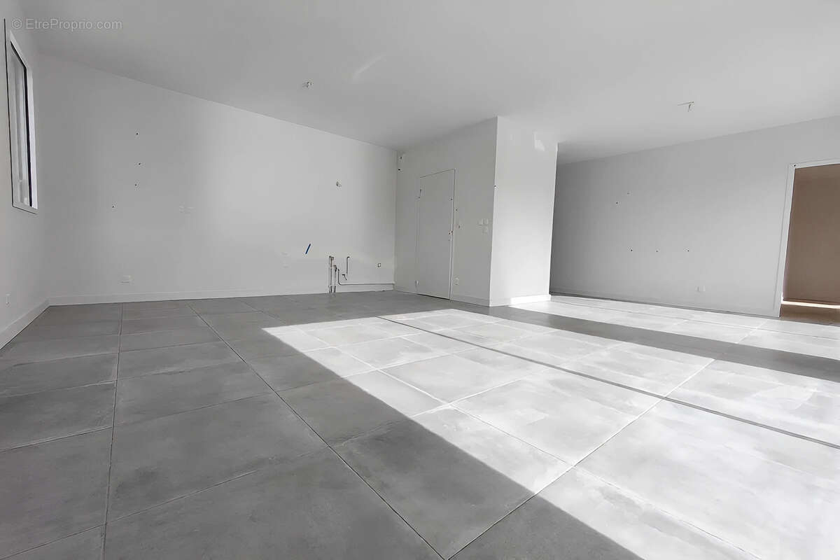 Appartement à PUSIGNAN