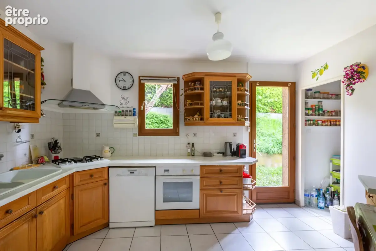 Exclusivité Maison familiale avec vue à Montanay 6 pièce(s) 120 m2 - photo 4