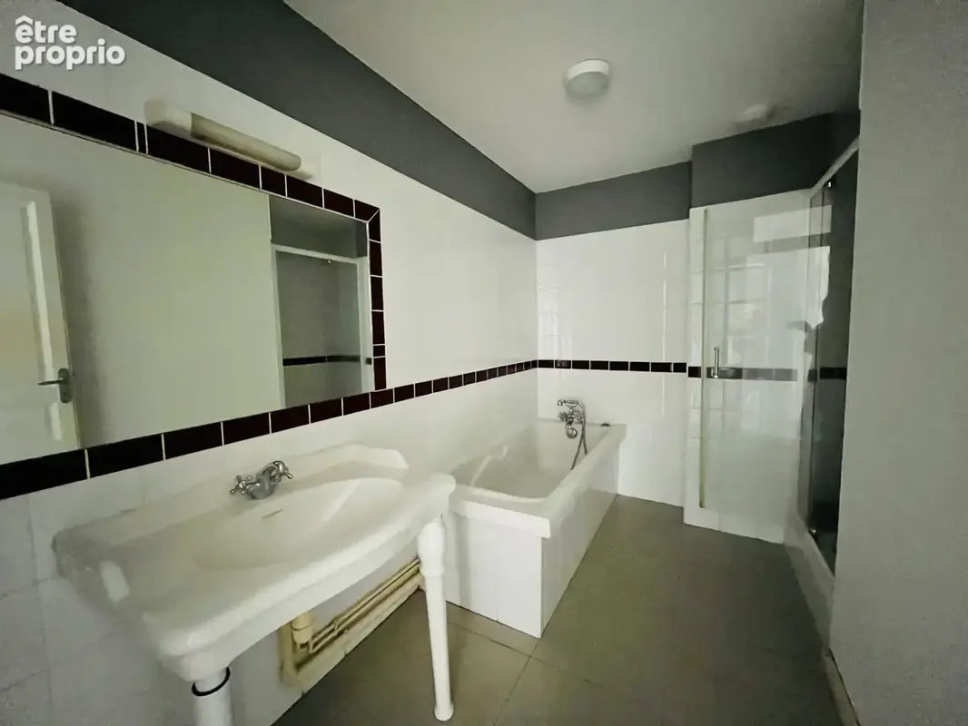 Bastide: Appartement T4 traversant de 103 m2 sans vis à vis - photo 7