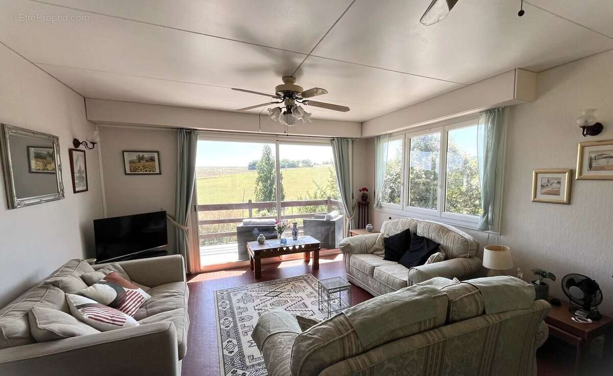 Maison à SALLES-LAVALETTE