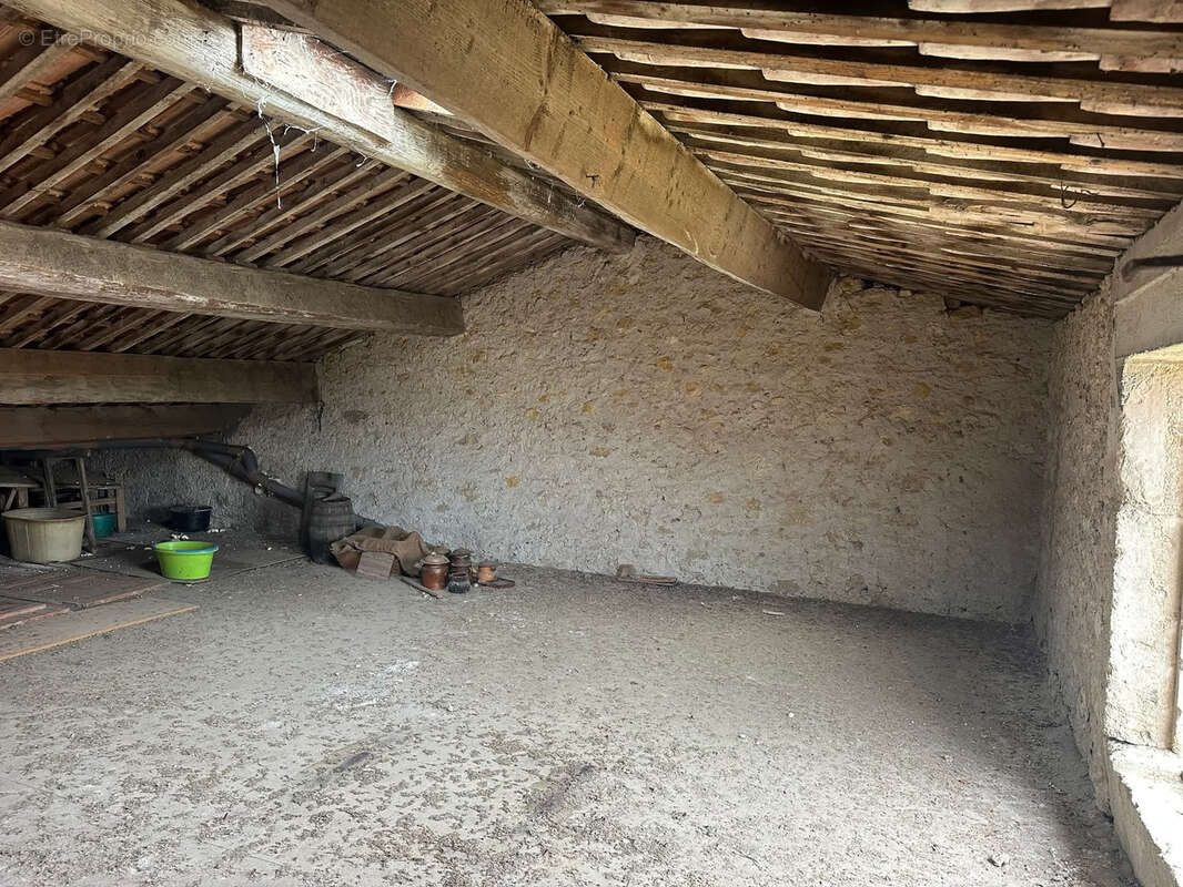 Parking à MARAUSSAN