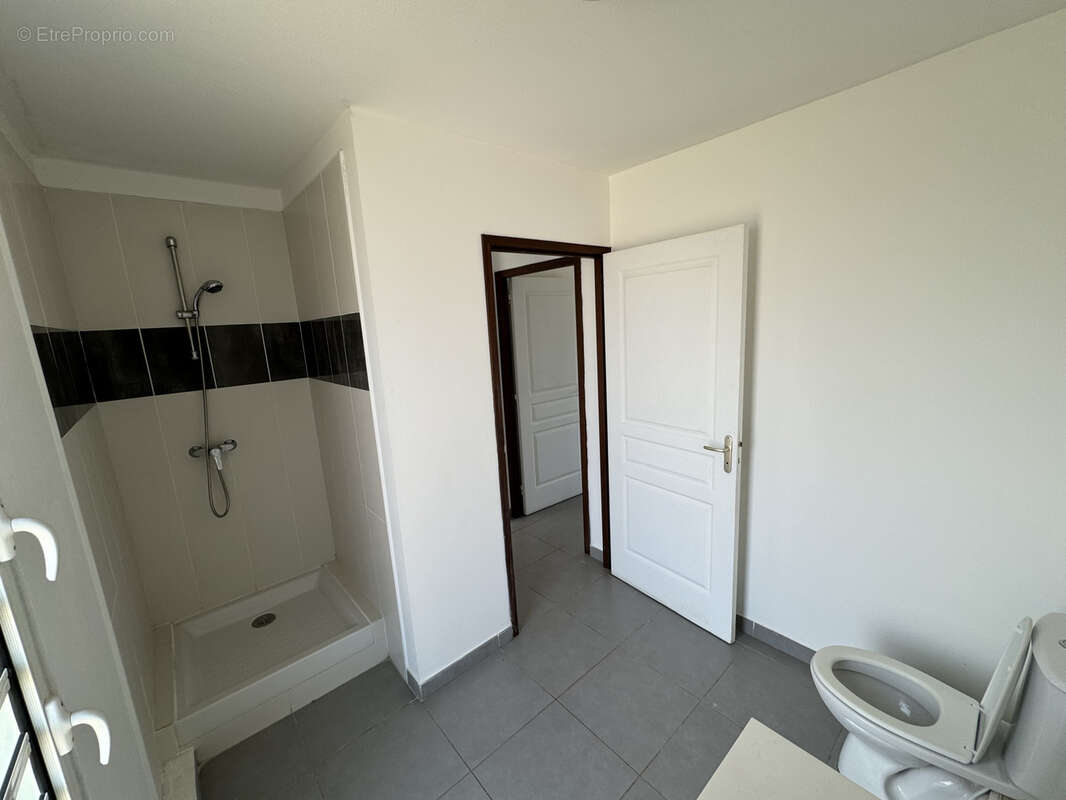 Appartement type T2 secteur Montabo - photo 12