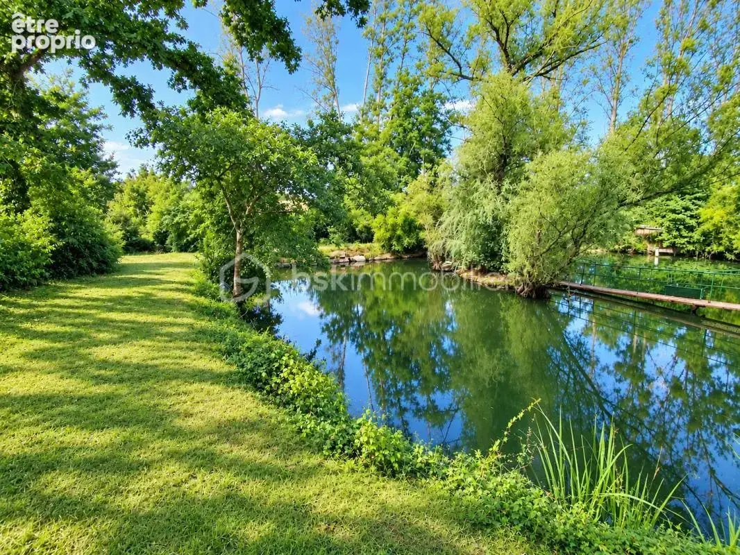 Propriété à restaurer - 2 maisons à caractère d'habitation + dépendances - Etang - Javené ''Rare à la vente'' - photo 3