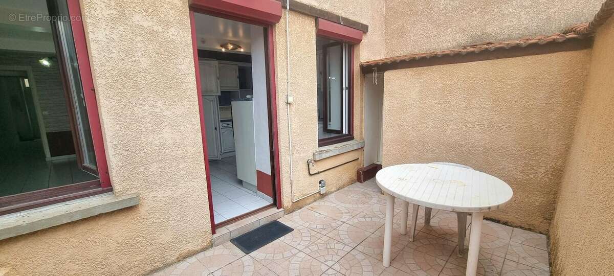 Maison à SAINT-JUST-LA-PENDUE