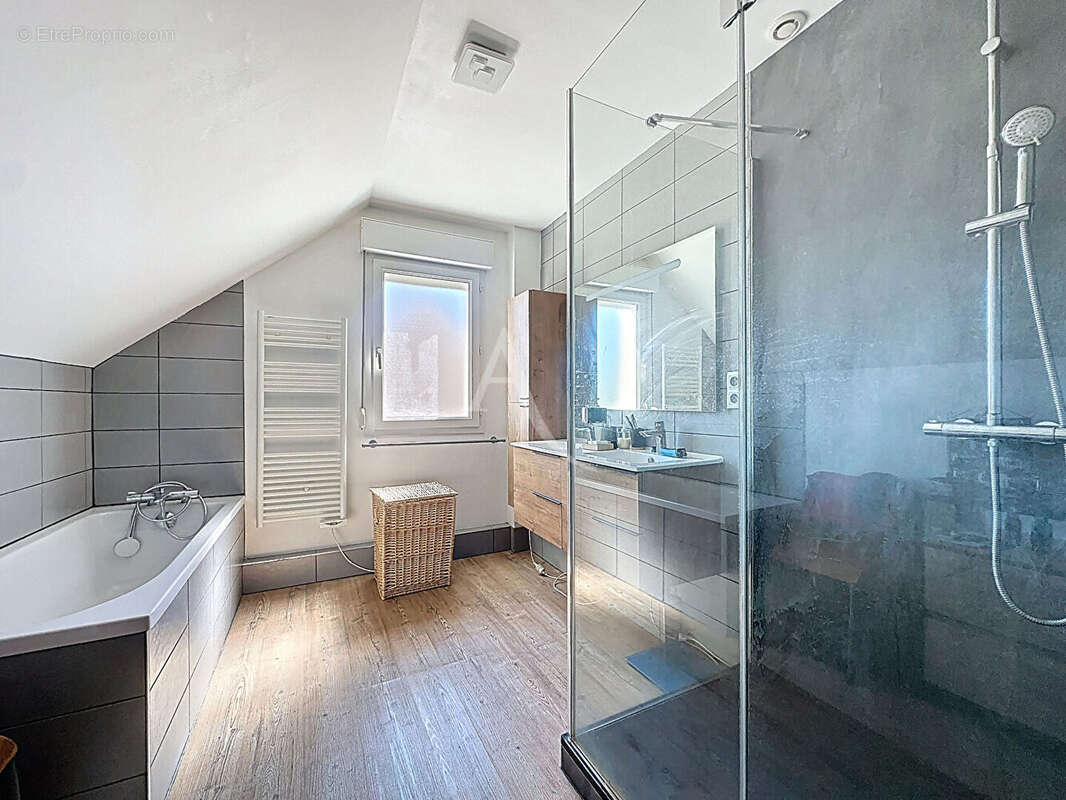 Maison à BRISSAC-QUINCE