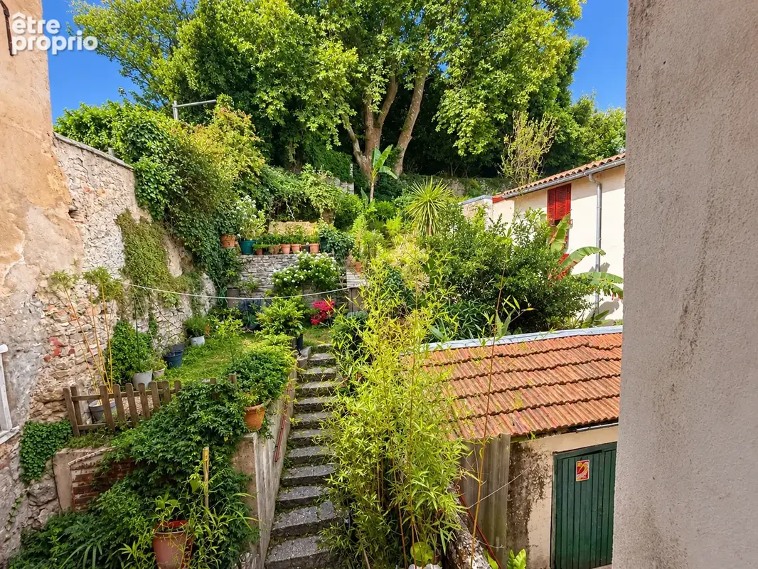 Bayonne   duplex de caractère avec balcon-terrasse   à rénover - photo 7