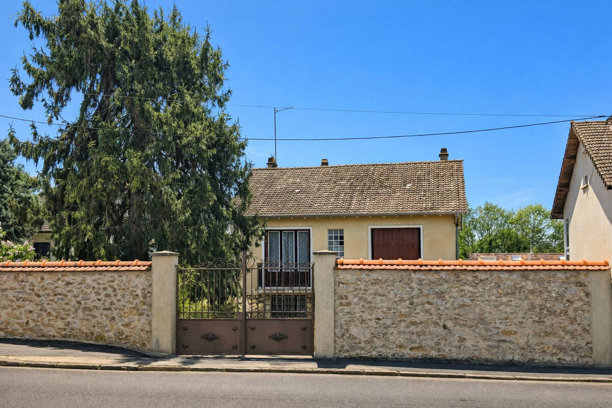 Maison à PONTAULT-COMBAULT