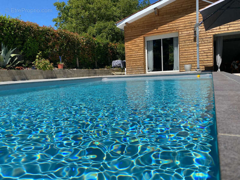 Maison à ESCOUSSANS