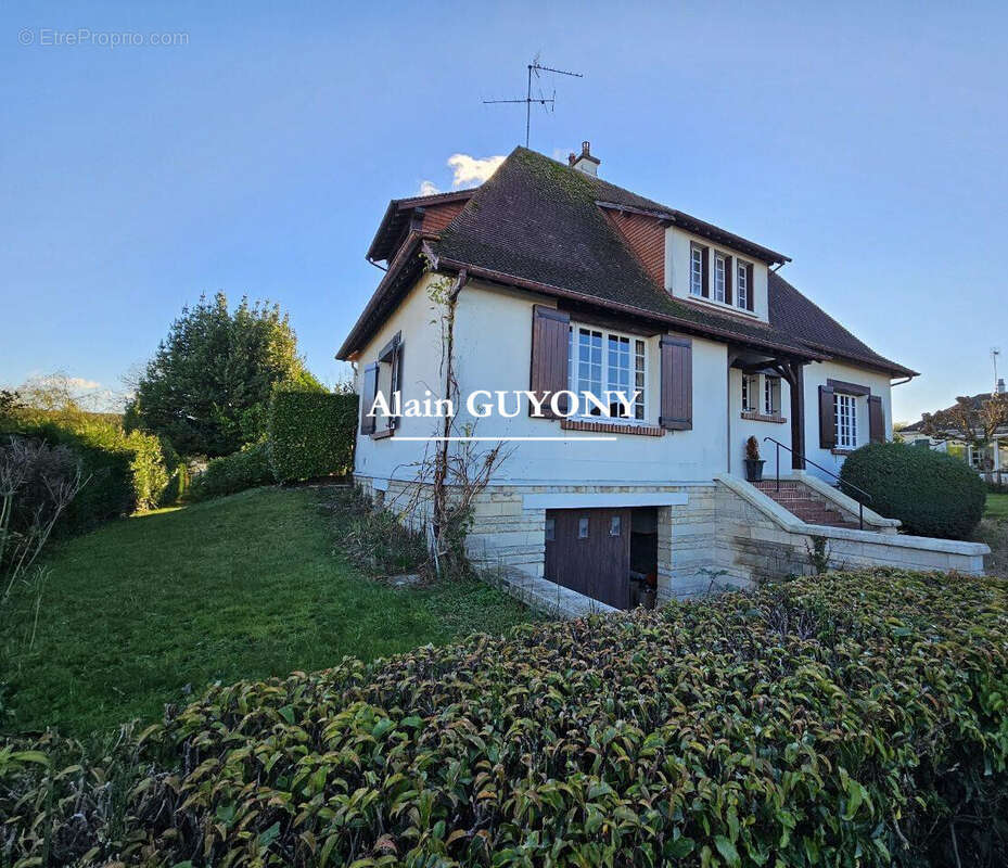 Maison à PONT-L'EVEQUE