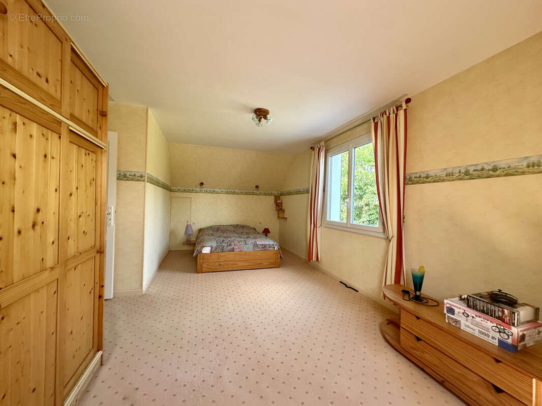 Belle maison familiale de 185 m2   Un véritable havre de paix en bord de rivière - photo 12