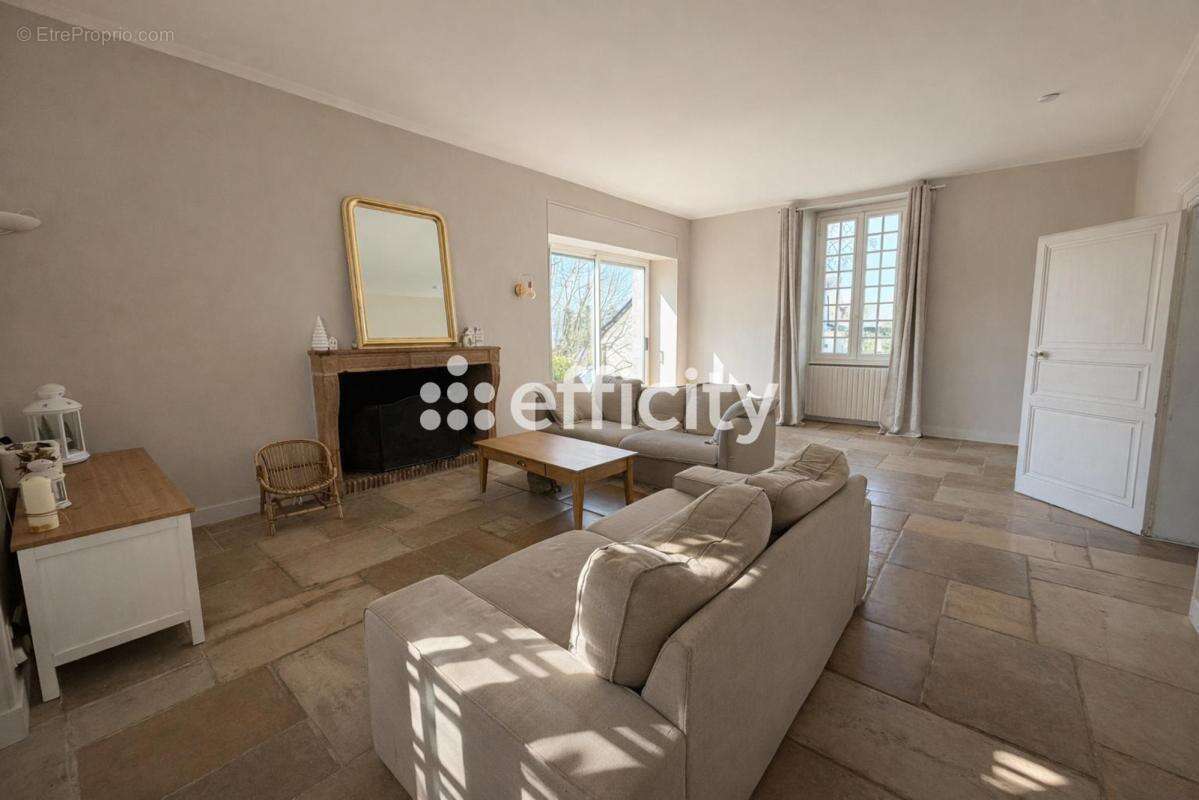Maison à LOUVIGNE-DE-BAIS