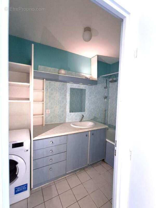   - Appartement à VILLEURBANNE