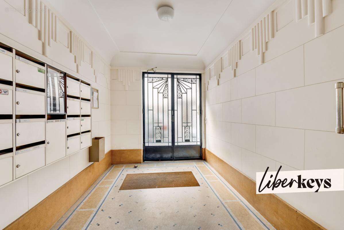 Appartement à COURBEVOIE