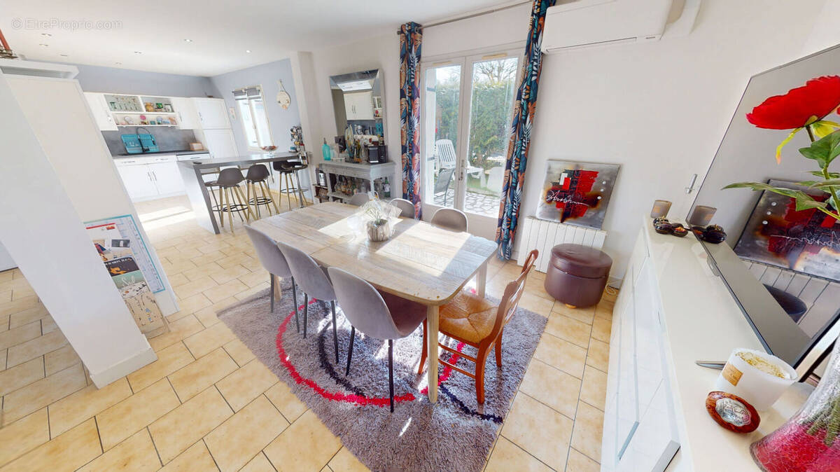 Maison à COLLEVILLE-MONTGOMERY