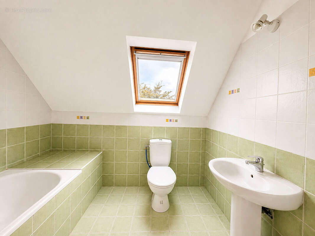 A vendre - Maison Plougonven 80 m2 4 pièces - photo 8