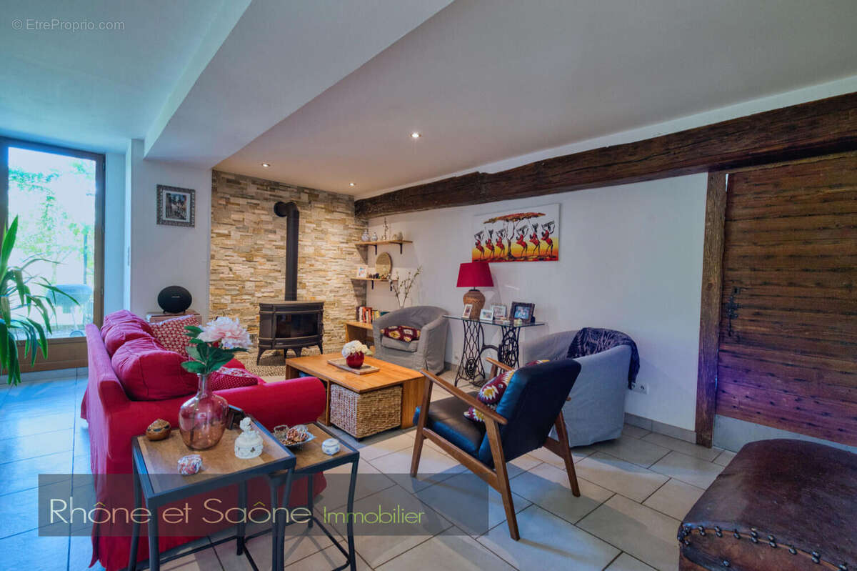 Maison 235 m² à Savigneux  - photo 8