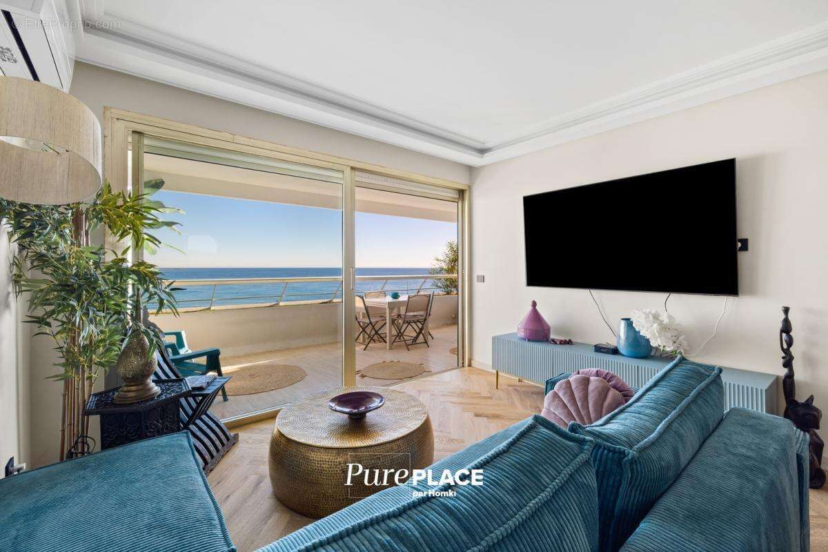 Appartement à VILLENEUVE-LOUBET